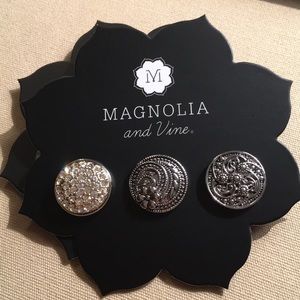 Magnolia and Vine 18mm Original snaps.